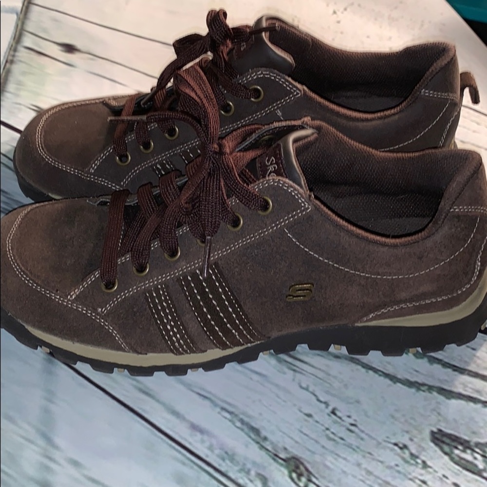 Women’s Skechers Brown Leather.
